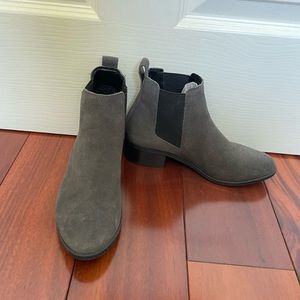 Steve Madden chelsea boots